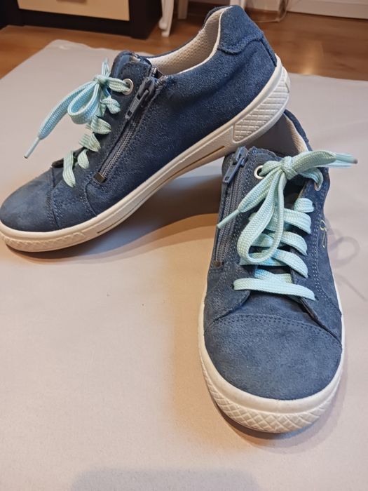 Детски пролетни  обувки на superffit за момиче  номер  23 и 33