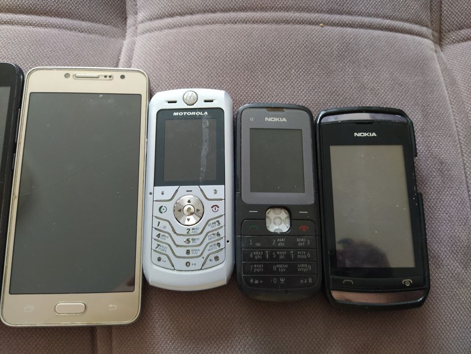 Продам б/у телефон