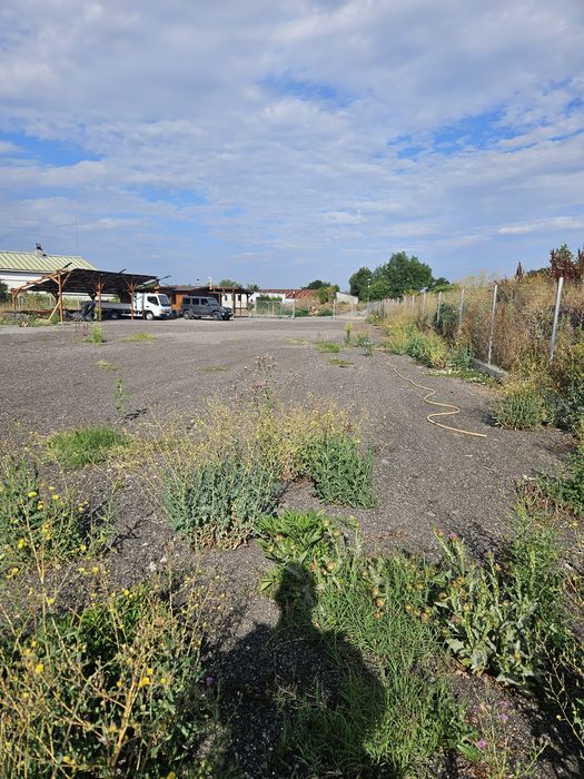 Паркинг Склад УПИ   1700.кв.м с офис 26.кв.м.