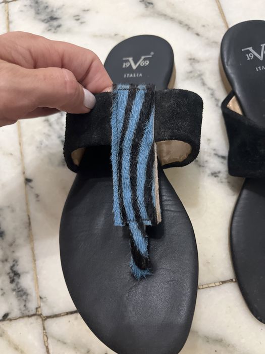 Кецове Moschino Couture,Чехли Versace и кецове Yamamoto