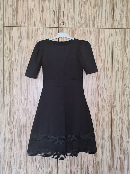 Две кокетни рокли