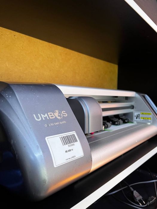 плоттер Umbos.