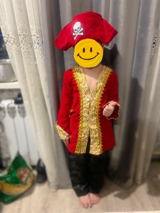 Продаются новогодние костюмы