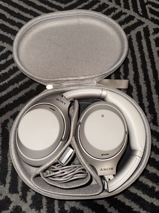 Casti Sony Noise Canceling