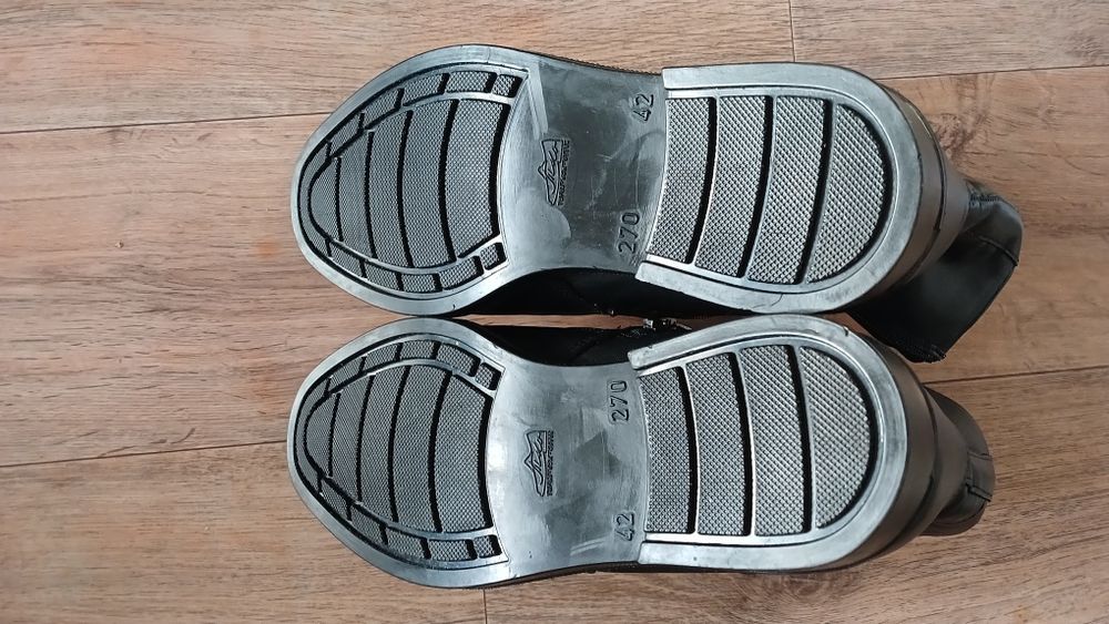 Новые зимние сапоги