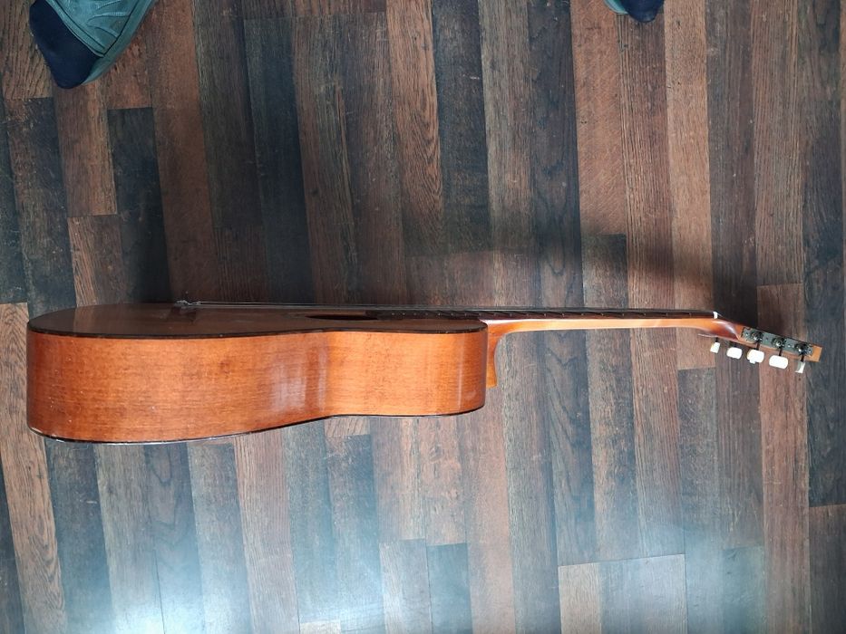 Акустична.  китара.