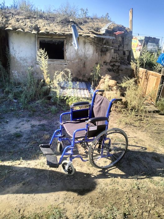 Продам инвалидную коляску