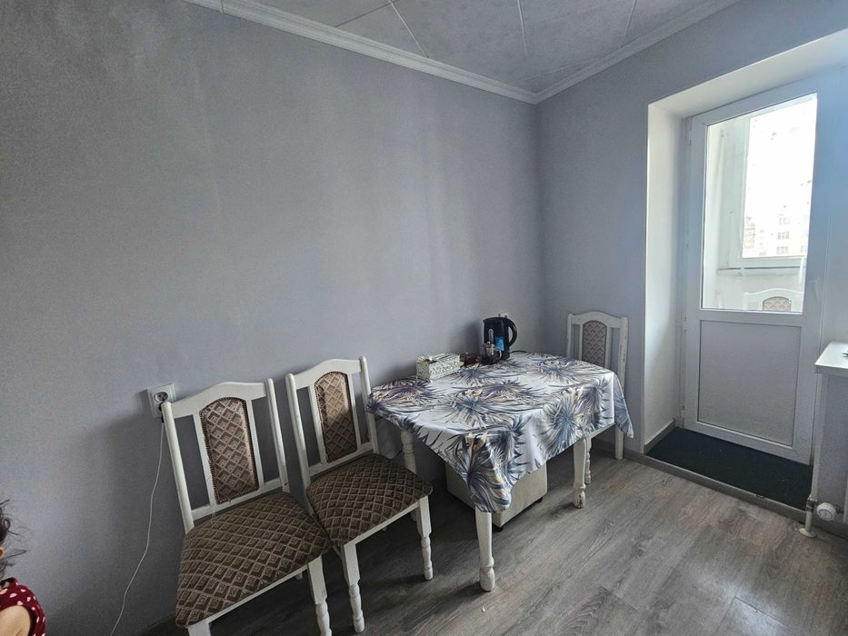 Продам стол со стульями