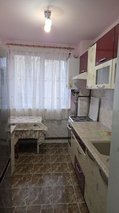 Inchiriere 2 camere cartierul Florilor