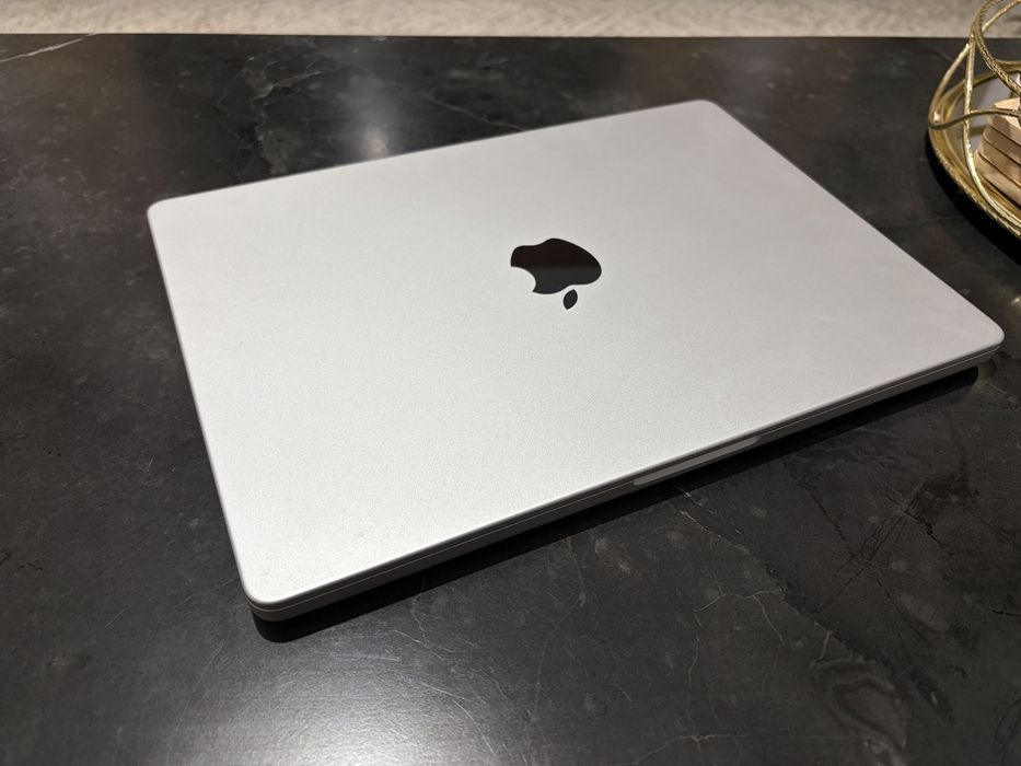 Macbook Pro 14" NOU M2 Pro /16Gb ram/512Gb SSD (56 cicluri)