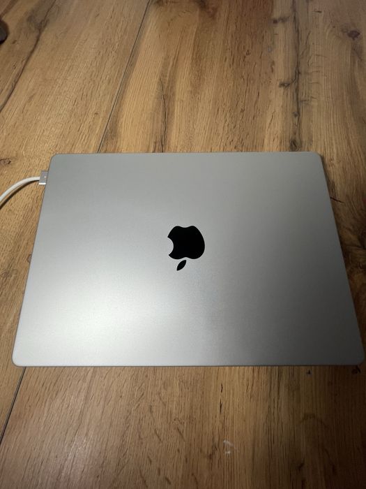 Apple MacBook Pro 14 2023 M3 /18 Гб /SSD 512 Гб