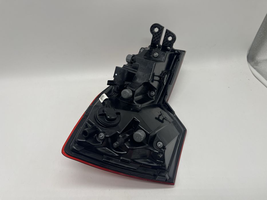 Външен десен стоп за Шкода Камик