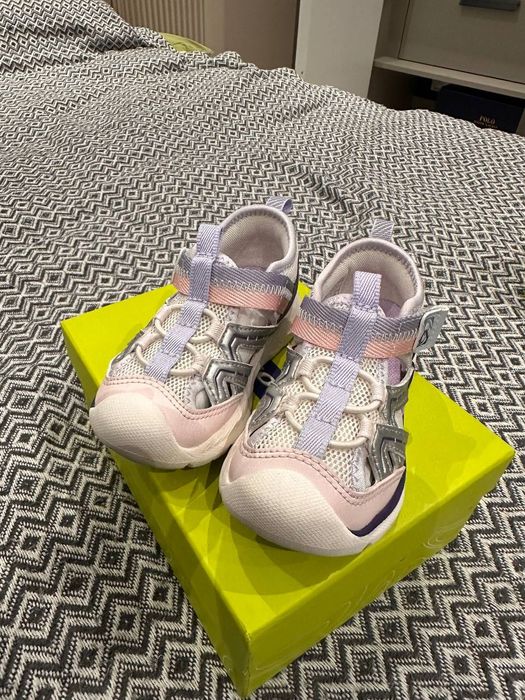 Сандалии для девочки