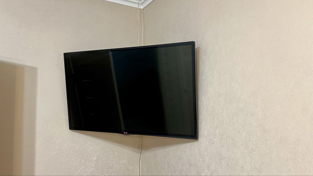 Телевизор LG 45 дюймов (диагональ 114 см)