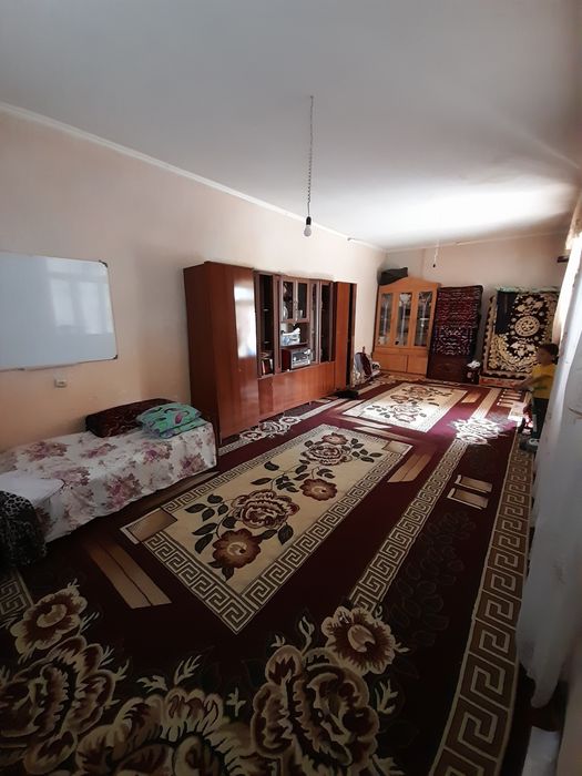 Гулистон 3 да ховли сотилади