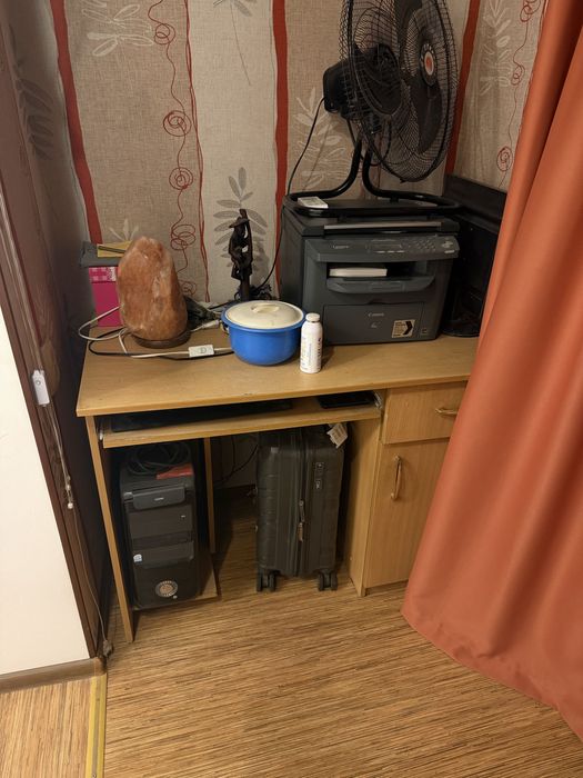 Продам шкаф и компьютерный стол