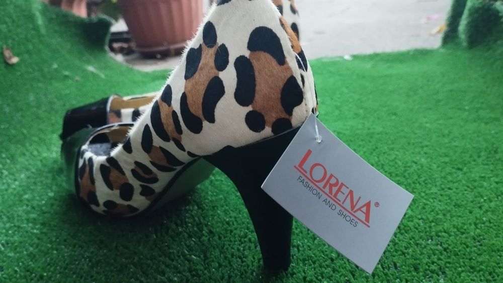 Дамски обувки, чисто нови