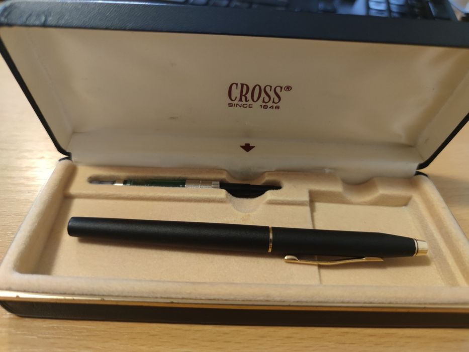 Stilou Cross Century II  penita și elemente aurite, cutie, convertor
