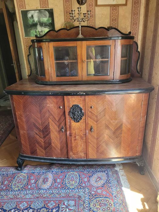 Старинен Бюфет от 19 век