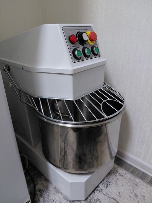 Спиральная Тестомесильная Машина 30L