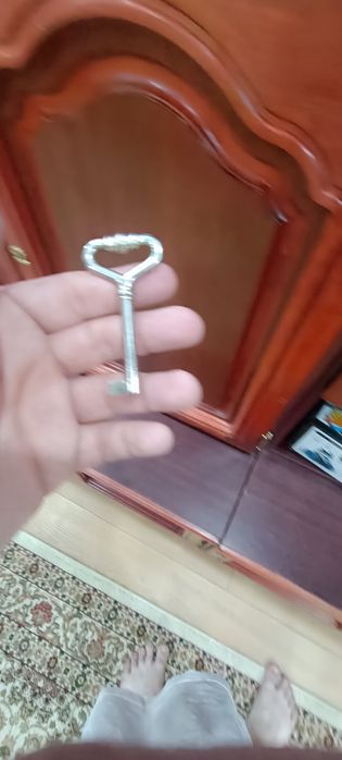 Продаётся стенка из натурального дерева в классическом советском стиле