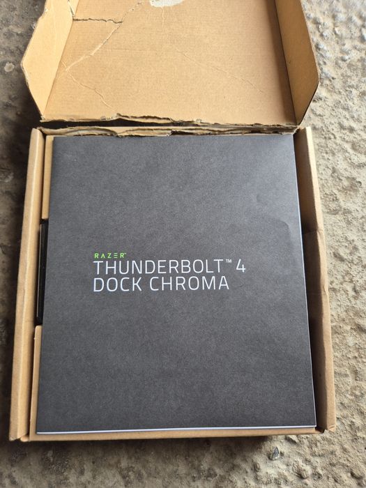 Vând Razer Thunderbolt 4 doctor chroma