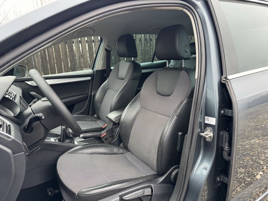 An 2019 “ Led “ Navi “ Piele