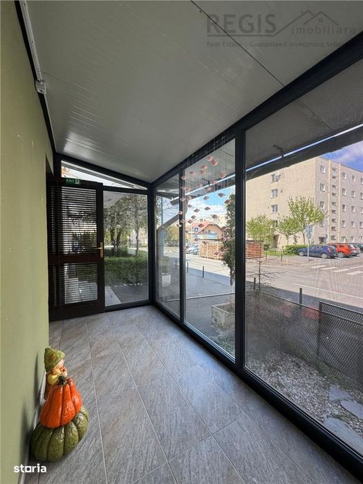 Vanzare spatiu comercial in cartierul Tractorul – 2 studiouri independ