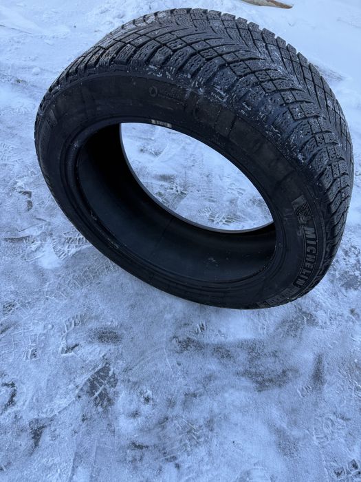 Продам резину 285 45 r21