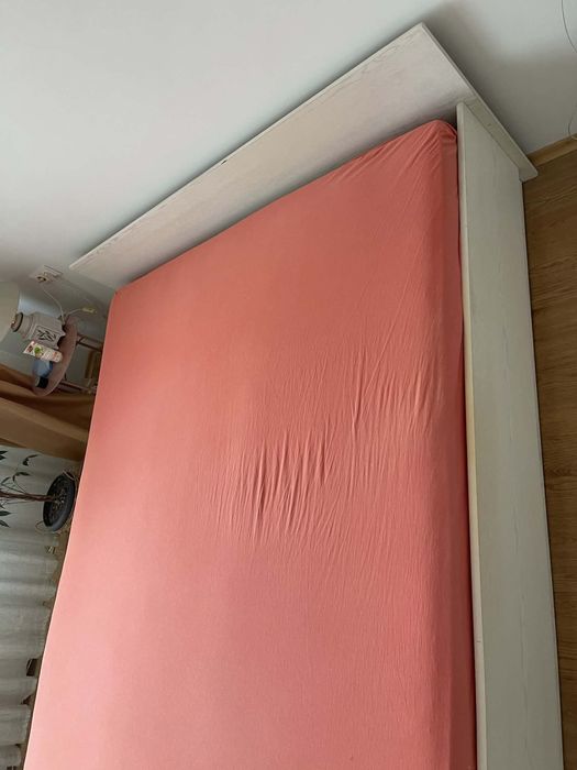 Спалня с подматрачна рамка и матрак - 170 на 200