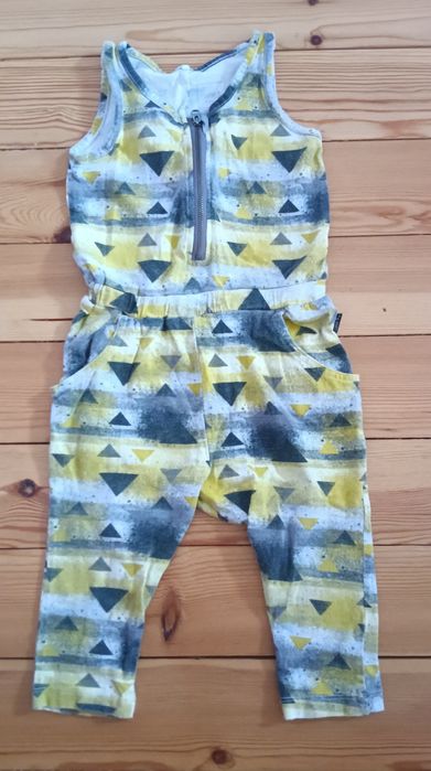 Ски гащеризони и др. качествени дрешки р-р 1-2г./92см.