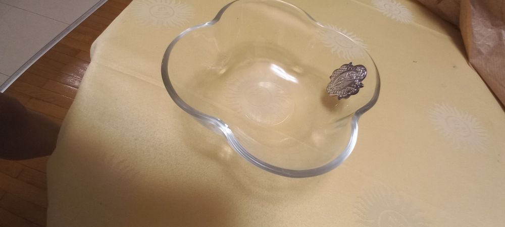 Bombonierea cristal cu argint