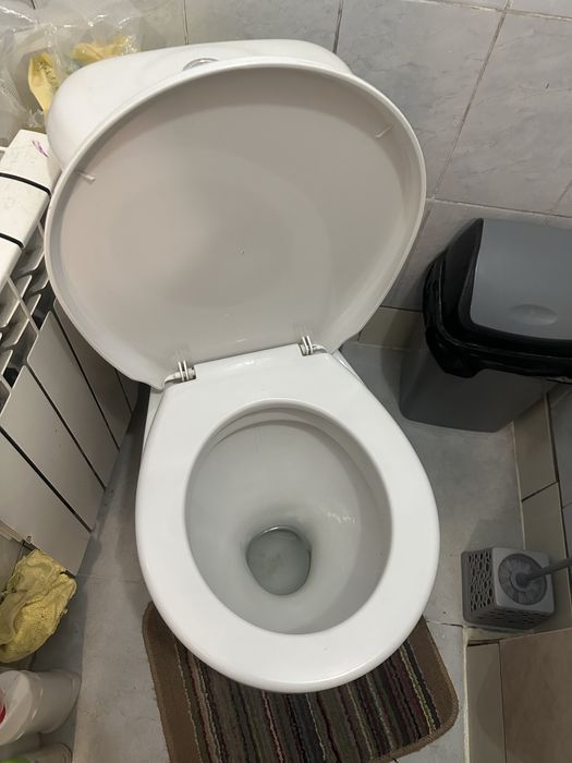 Продается унитаз и раковина