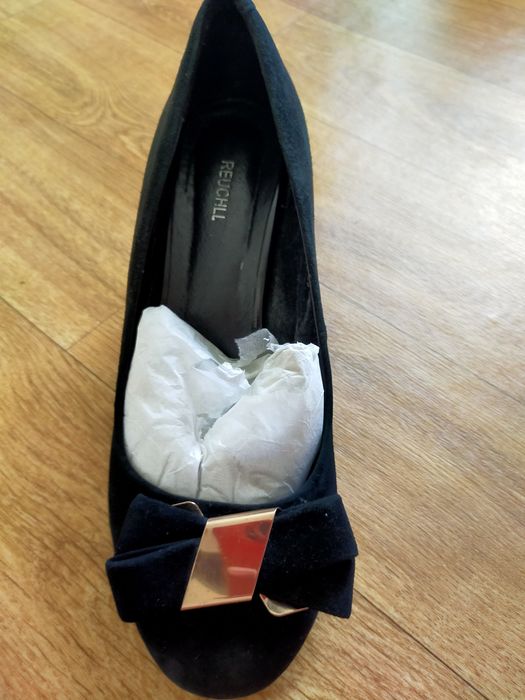 Продам замшевые туфли