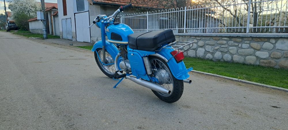 Продавам Восход 175