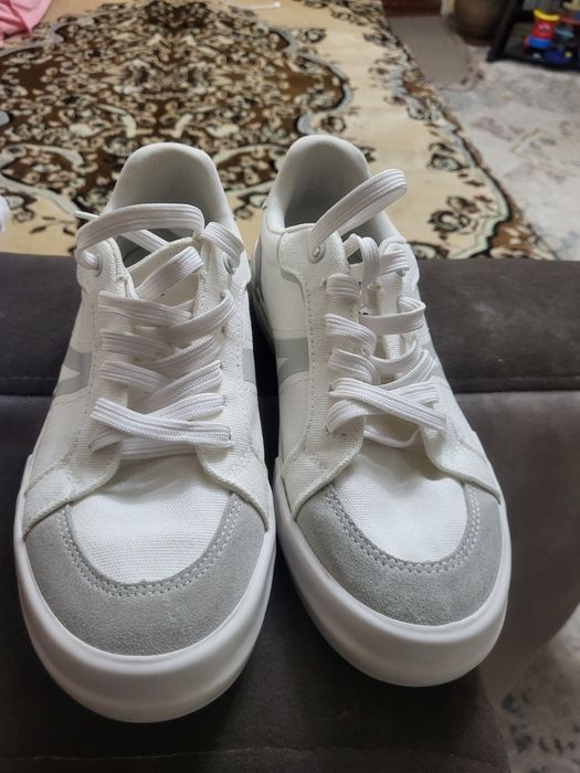 Продам кеды lacoste