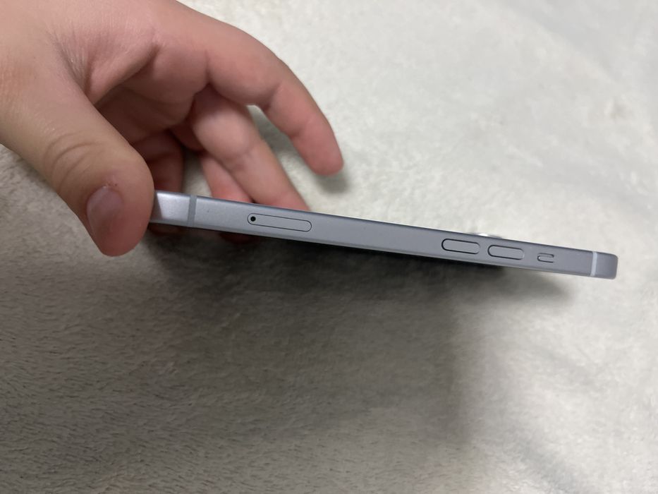 Продавам iphone 15 нов/гаранция