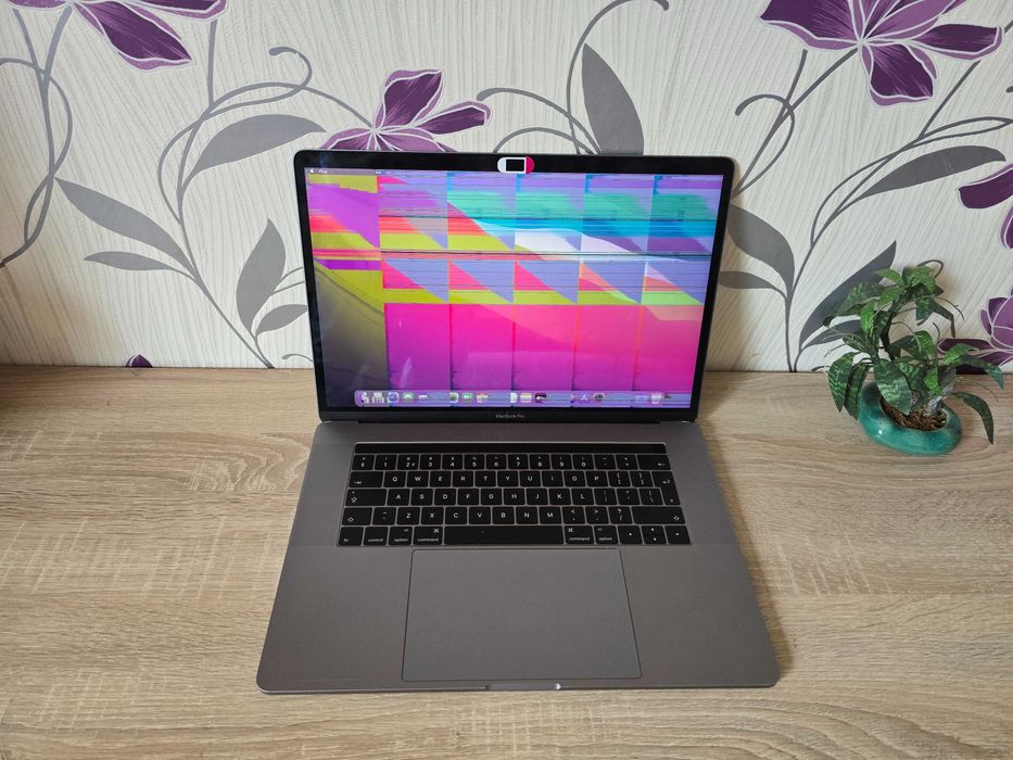MacBook Pro Retina 15-inch A1707 EMC 3072