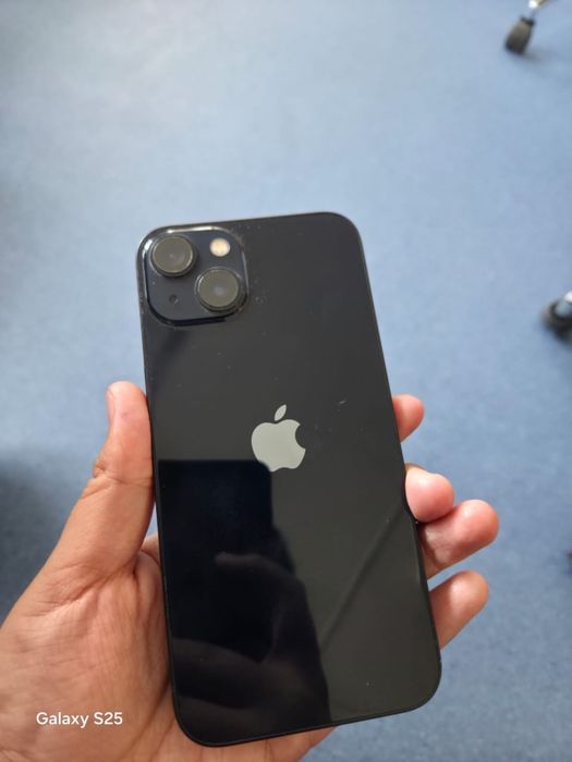 Продаю iphone 13 в идеальном состоянии.