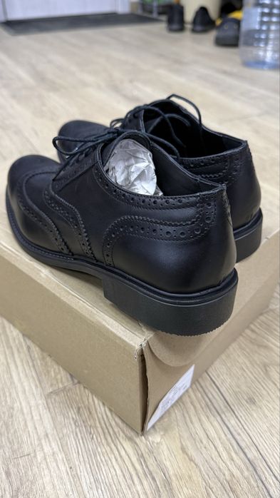 Елегантни мъжки обувки от естествена кожа