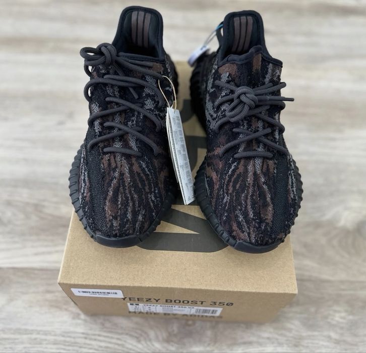 Yeezy boost 350.
