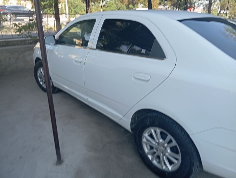 Кобальт срочно сотилади мошина идеал холатда харажати йук