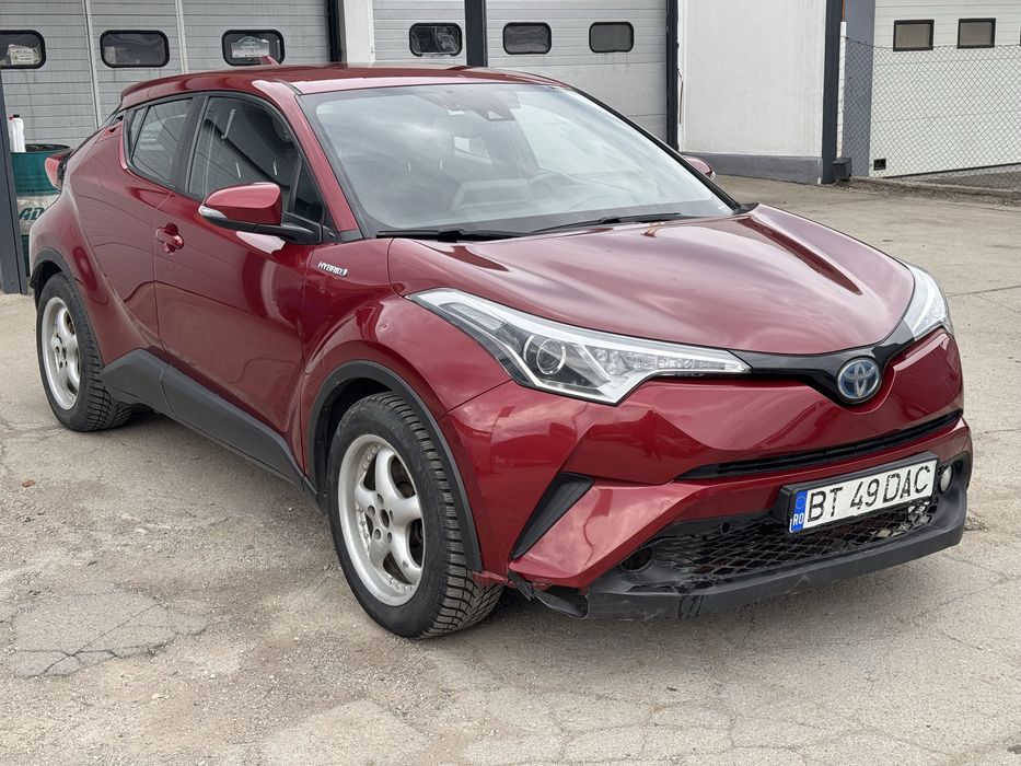 Toyota CHR 1.8 Hybrid usor avariat bara fata