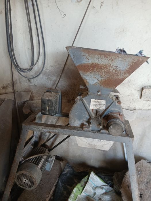 Продавам    Фуражумелка