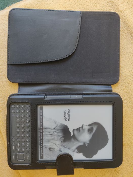 електронен четец Kindle 3 Keyboard