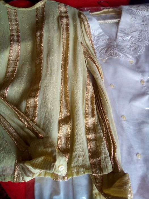 Красиви дамски блузи