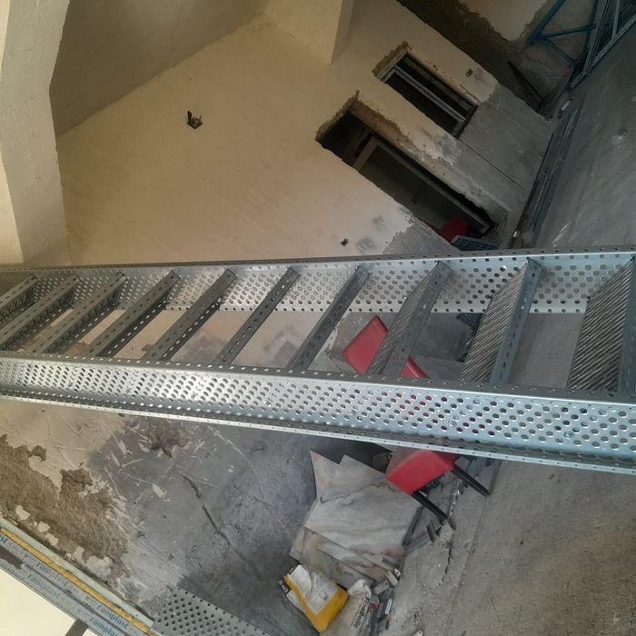 Scara metalica zincata 5m l