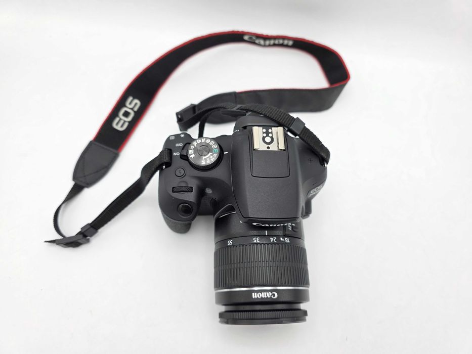 Aparat Foto DSRL Canon EOS 2000D + Obiectiv Canon EFS 18-55mm 5 Acumulatori Stare Buna FullBox