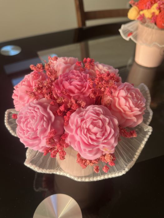 Соеви ароматни букети – подарък с нежност и стил за 8 март