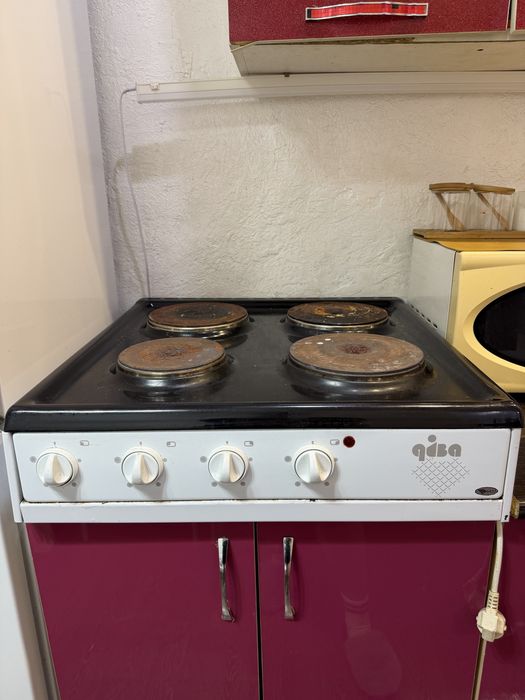 Плита 4 комфорка